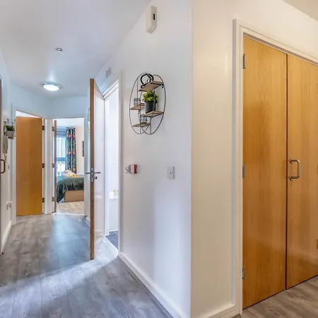 Stylish 2 Bedroom City Centre Apartment With Free Convenient Bullring , Grand Central Parking Birmingham Exterior photo
