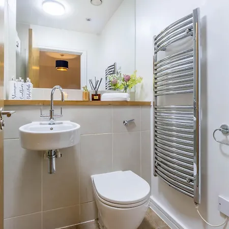 Stylish 2 Bedroom City Centre Apartment With Free Convenient Bullring , Grand Central Parking Birmingham Exterior photo