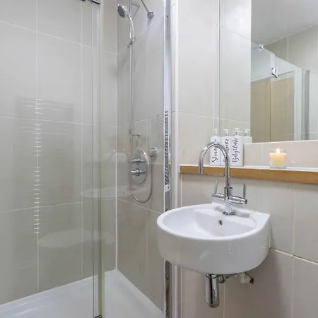 Stylish 2 Bedroom City Centre Apartment With Free Convenient Bullring , Grand Central Parking Birmingham Exterior photo