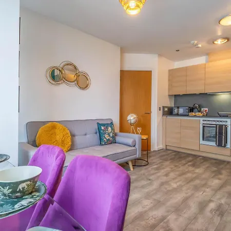 Stylish 2 Bedroom City Centre Apartment With Free Convenient Bullring , Grand Central Parking Birmingham Exterior photo