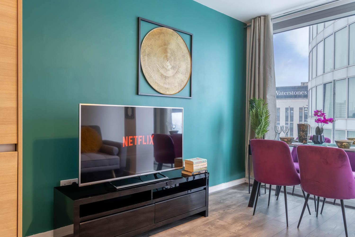 Apartment Stylish 2 Bedroom Centre With Free Convenient Bullring , Grand Parking