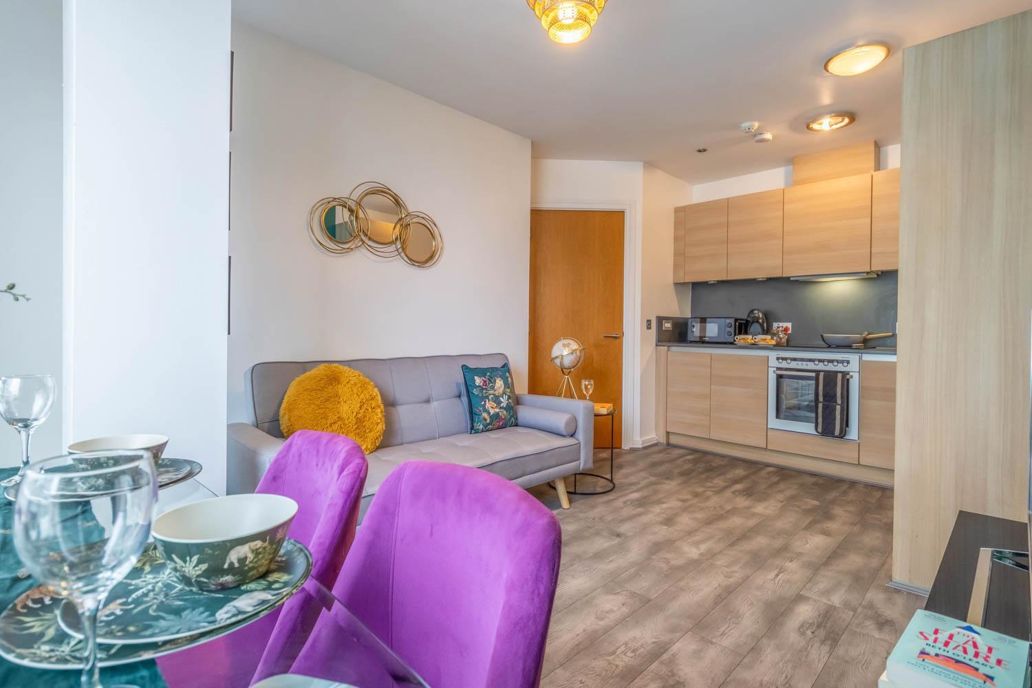 Apartment Stylish 2 Bedroom Centre With Free Convenient Bullring , Grand Parking